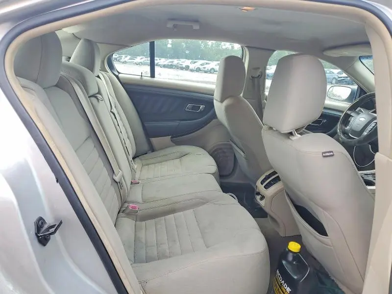 2011 FORD TAURUS SE  