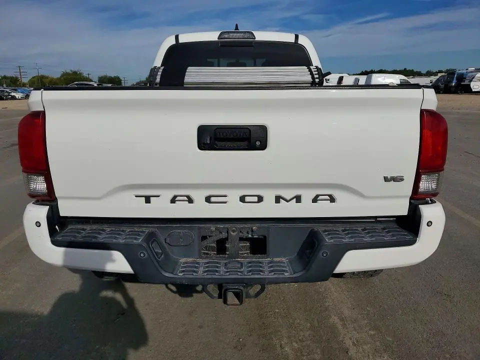 2017 TOYOTA TACOMA TRD SPORT  