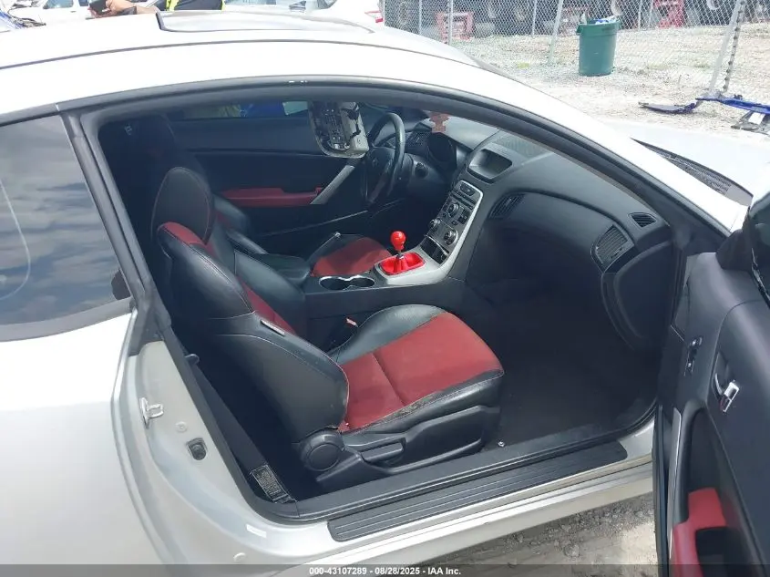 2010 HYUNDAI GENESIS  