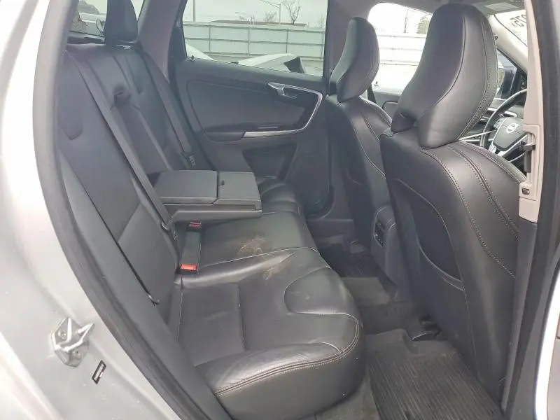 2017 VOLVO XC60 T6 DYNAMIC  