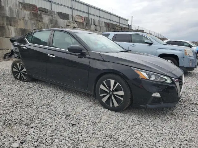 2021 NISSAN ALTIMA SV  