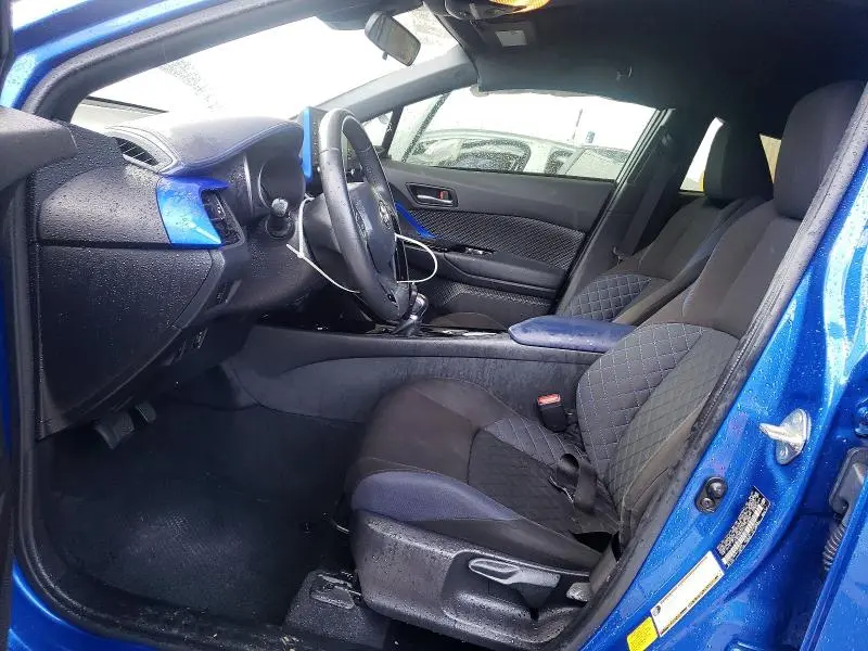 2021 TOYOTA C-HR XLE  