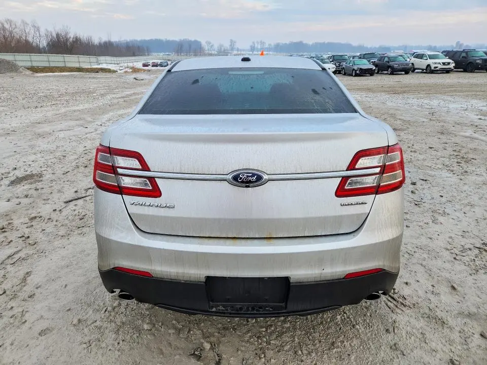 2015 FORD TAURUS SE  