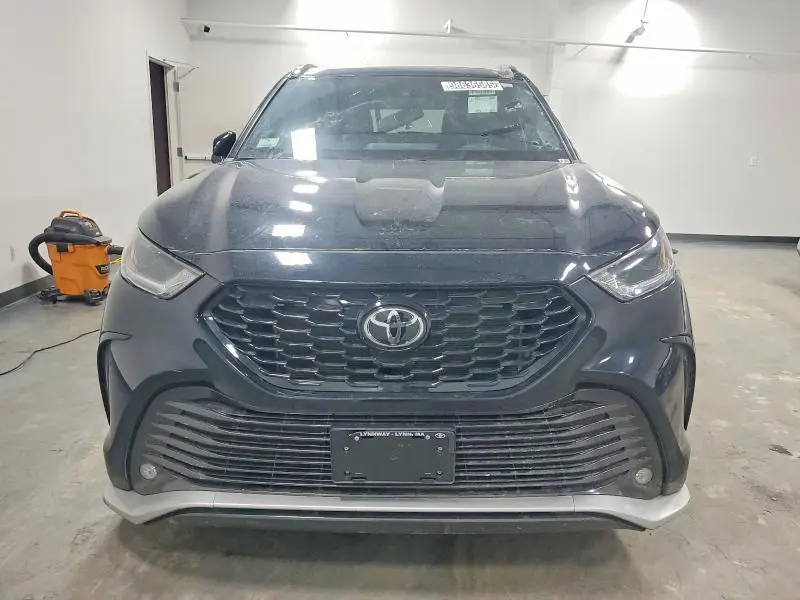 2023 TOYOTA HIGHLANDER XSE  