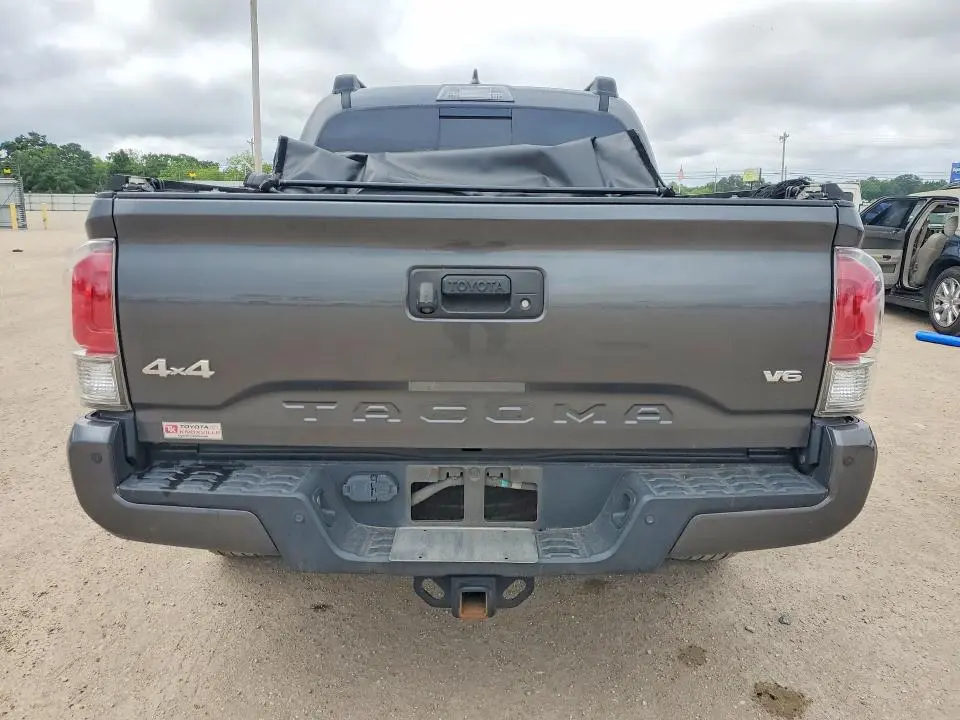 2017 TOYOTA TACOMA LIMITED  