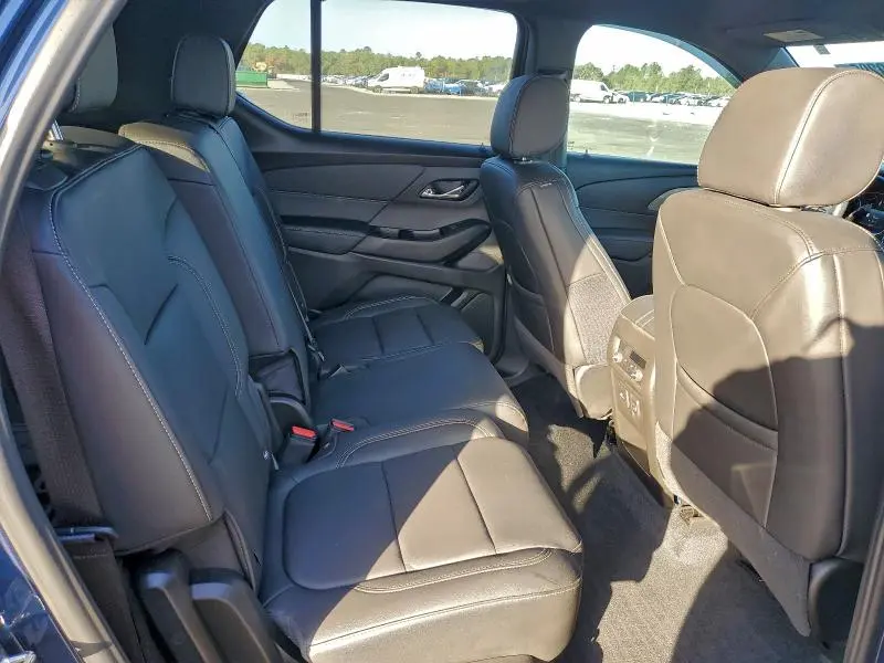 2023 CHEVROLET TRAVERSE LT  