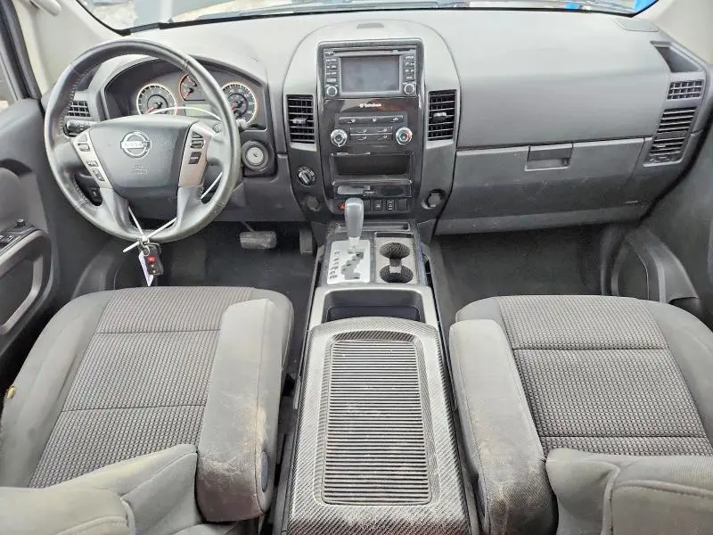 2015 NISSAN TITAN SV  