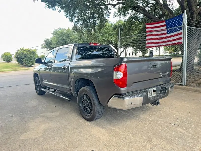 2016 TOYOTA TUNDRA CREWMAX SR5  