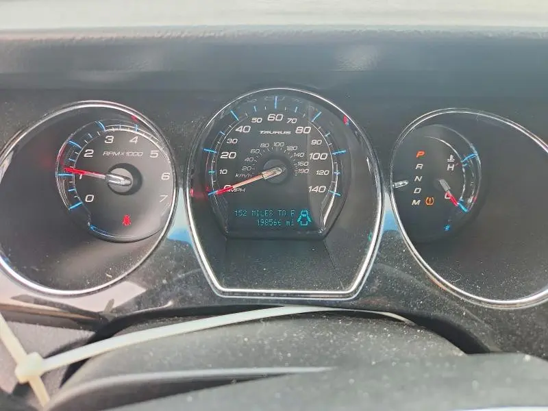 2010 FORD TAURUS LIMITED  