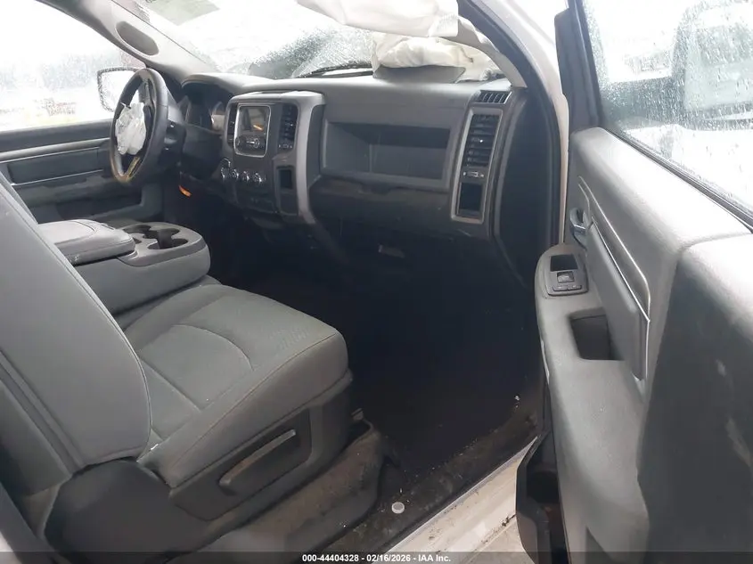 2019 RAM 1500 CLASSIC TRADESMAN  4X4 8' BOX