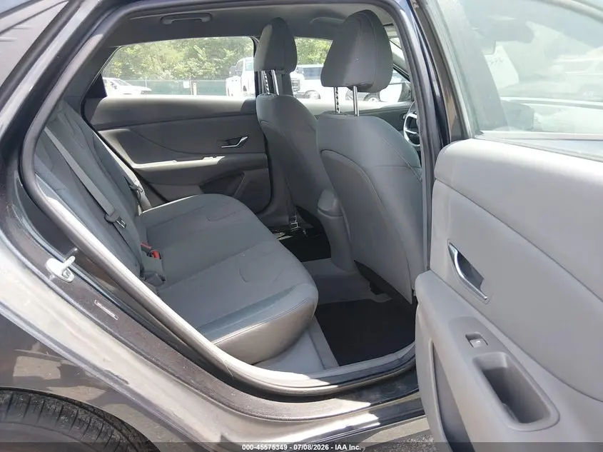 2021 HYUNDAI ELANTRA SE