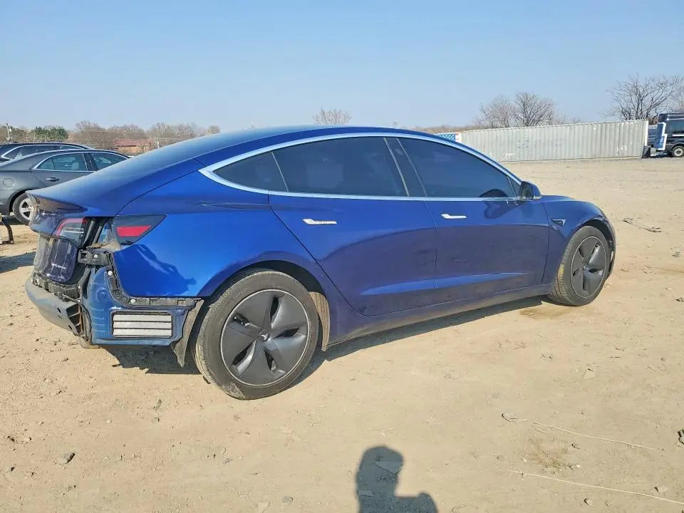 2018 TESLA MODEL 3   