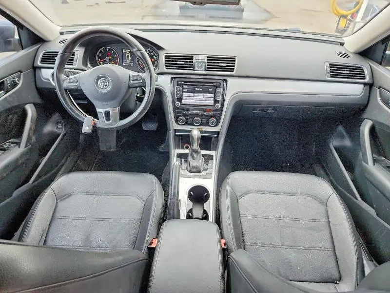2013 VOLKSWAGEN PASSAT SE  