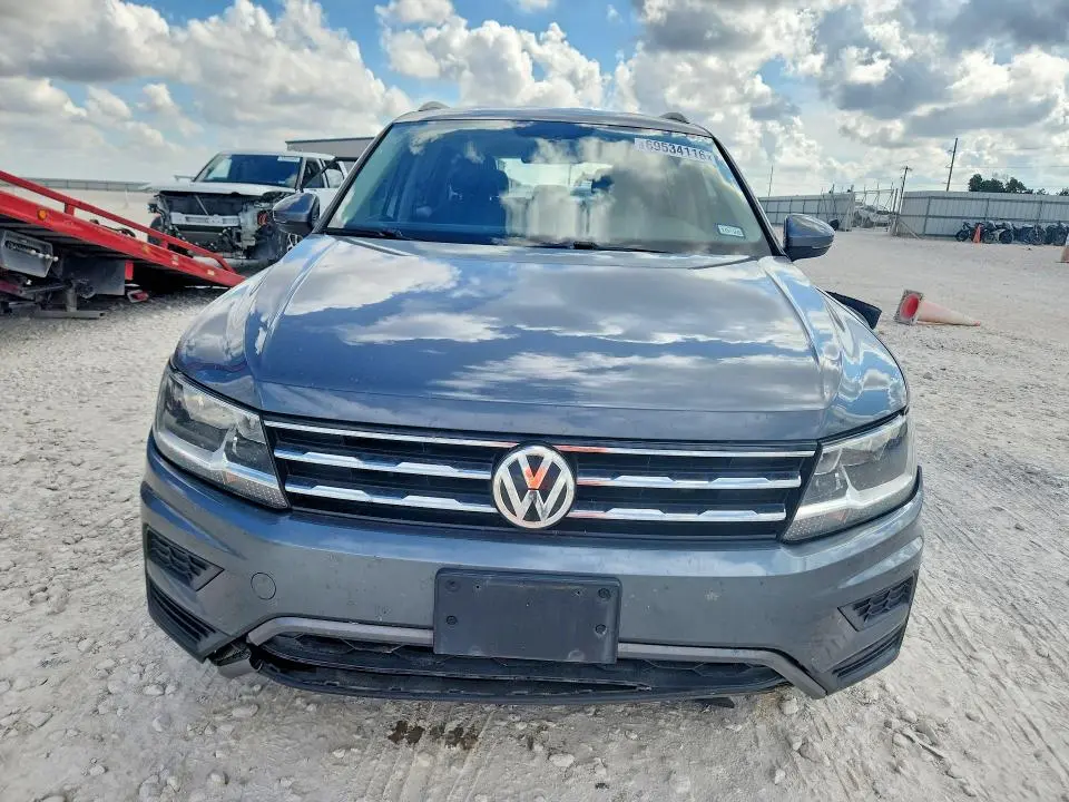 2020 VOLKSWAGEN TIGUAN SE  