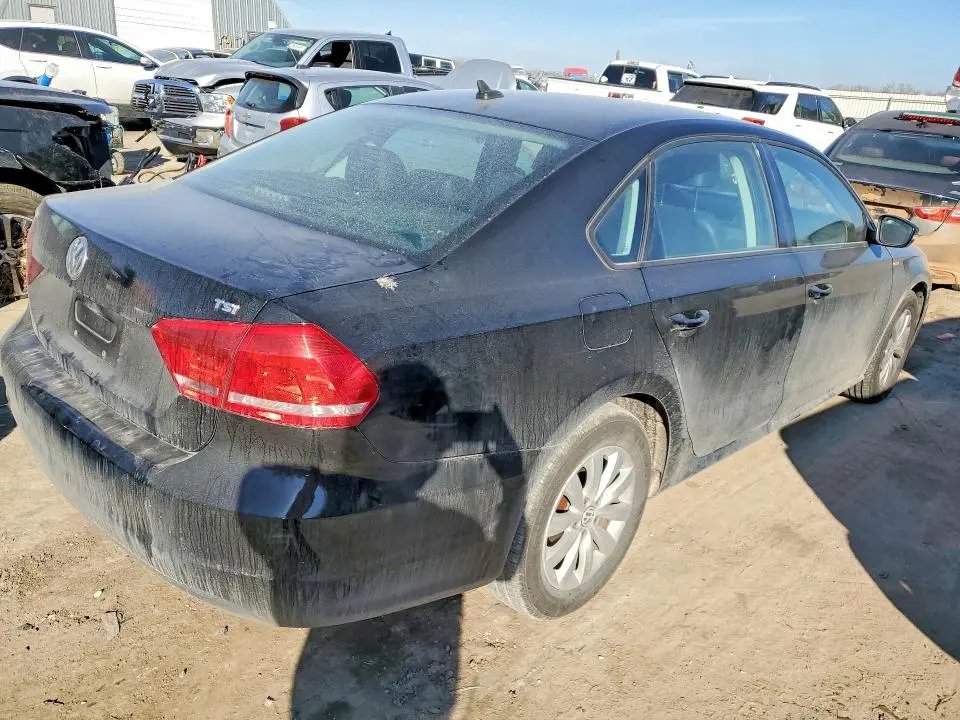 2015 VOLKSWAGEN PASSAT S  