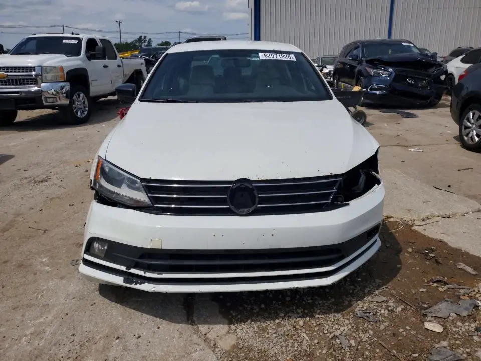 2016 VOLKSWAGEN JETTA SPORT  