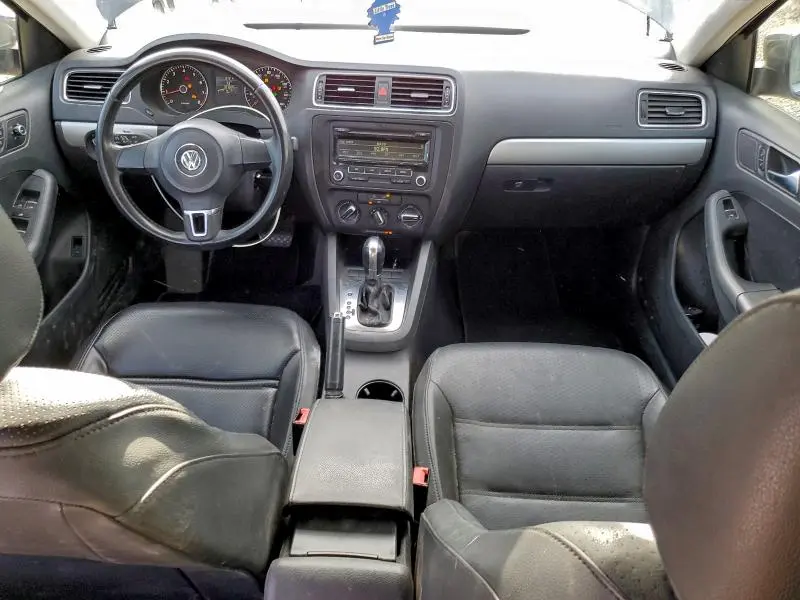 2013 VOLKSWAGEN JETTA SE  