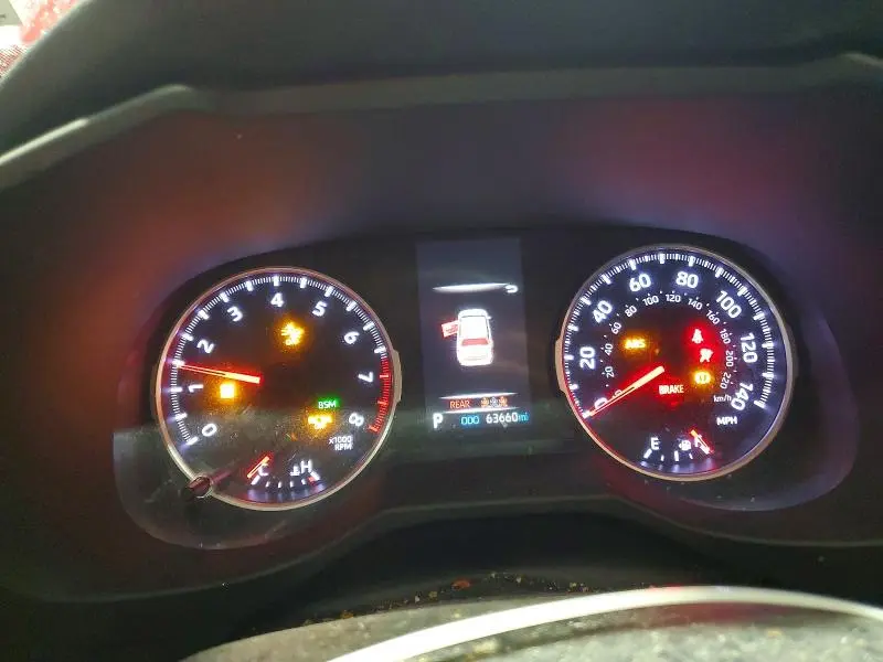 2021 TOYOTA RAV4 XLE  