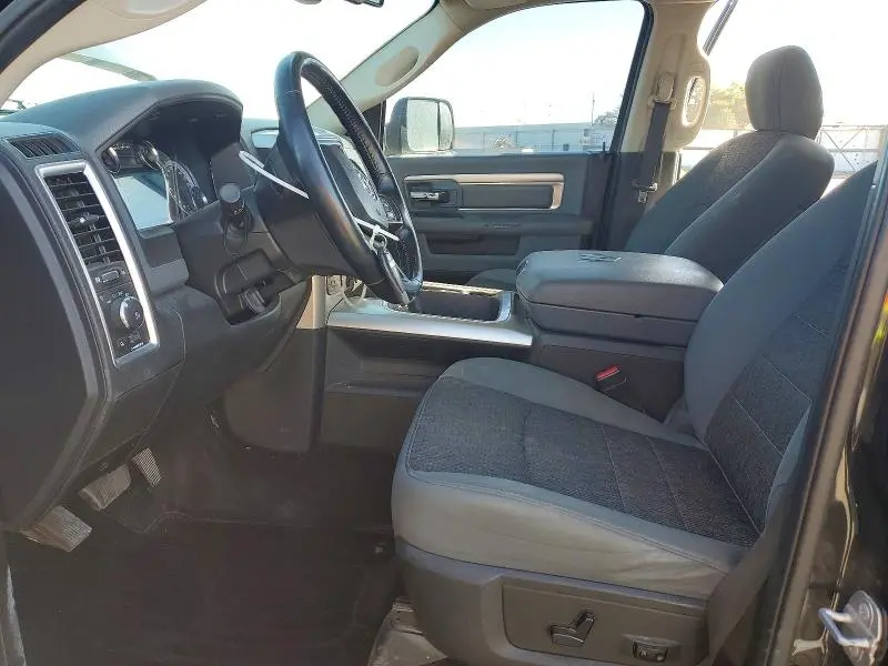 2018 RAM 1500 SLT  