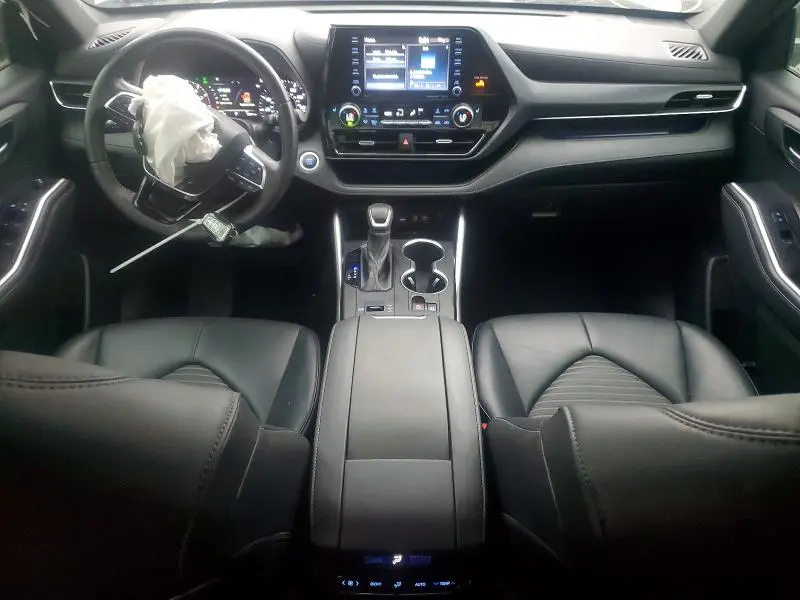 2021 TOYOTA HIGHLANDER XSE  