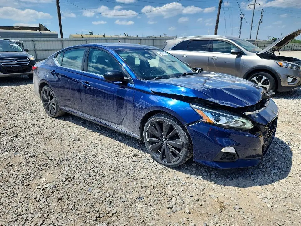 2020 NISSAN ALTIMA SR  