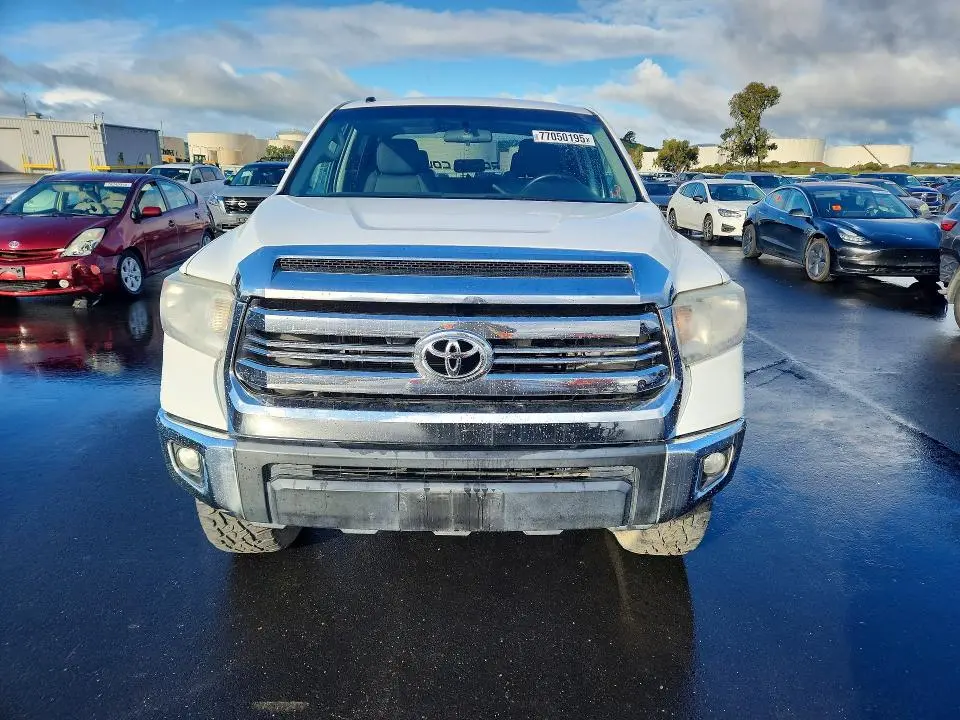 2016 TOYOTA TUNDRA CREWMAX SR5  