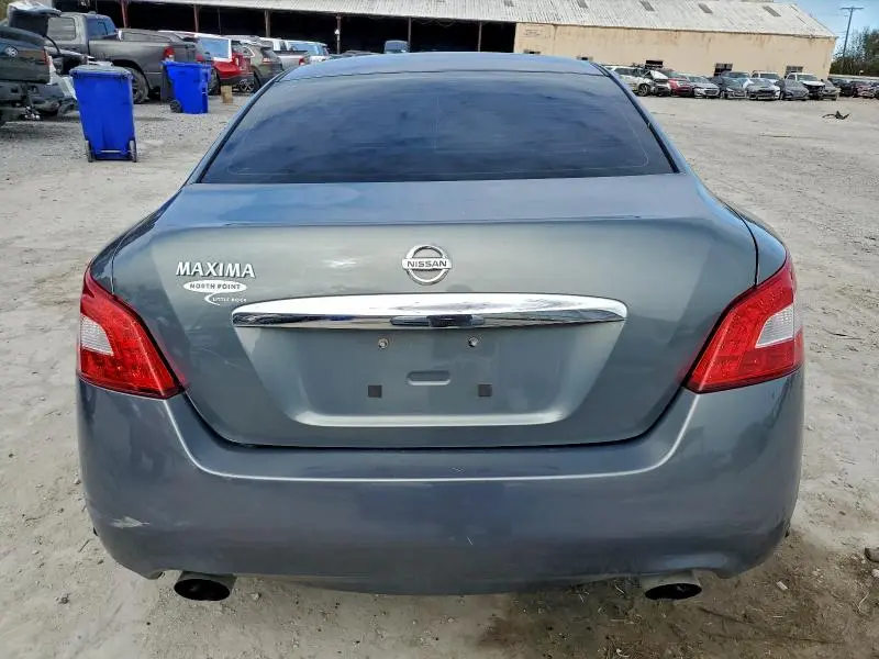 2010 NISSAN MAXIMA S  