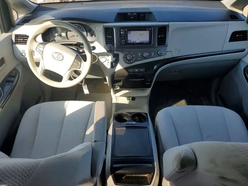 2012 TOYOTA SIENNA LE  