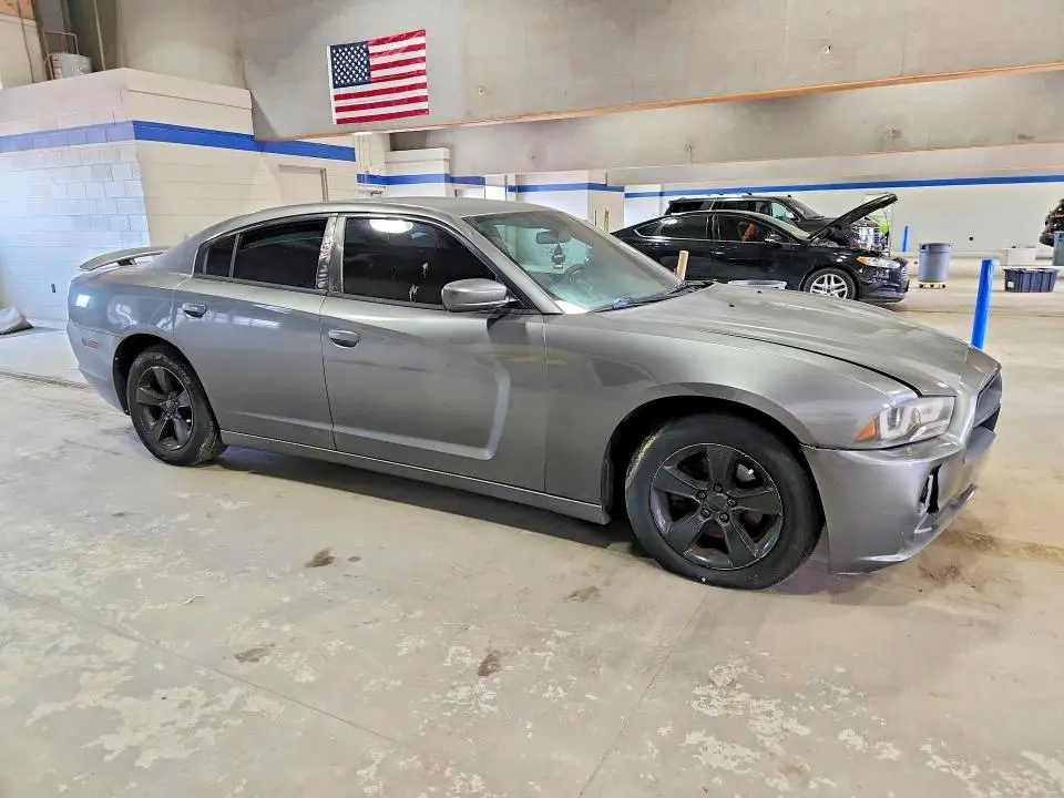 2012 DODGE CHARGER SE  