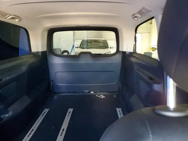 2016 MERCEDES-BENZ METRIS   