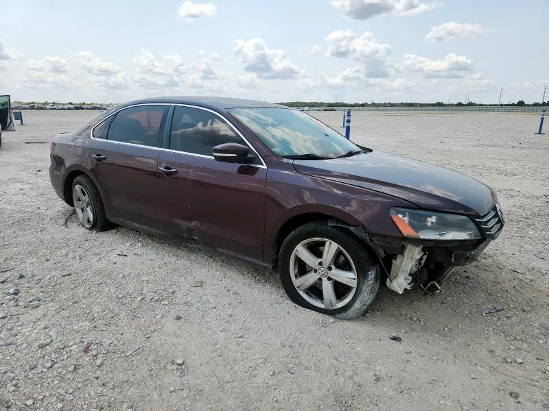 2013 VOLKSWAGEN PASSAT SE  