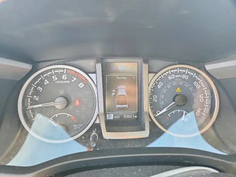 2022 TOYOTA TACOMA SR5 V6  