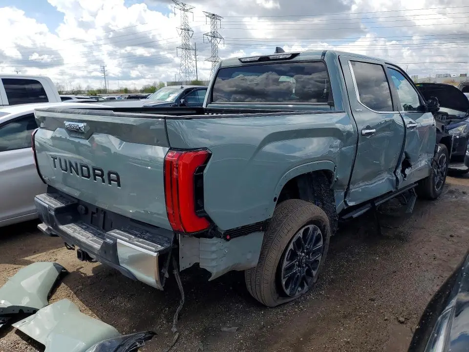 2026 TOYOTA TUNDRA CREWMAX LIMITED  