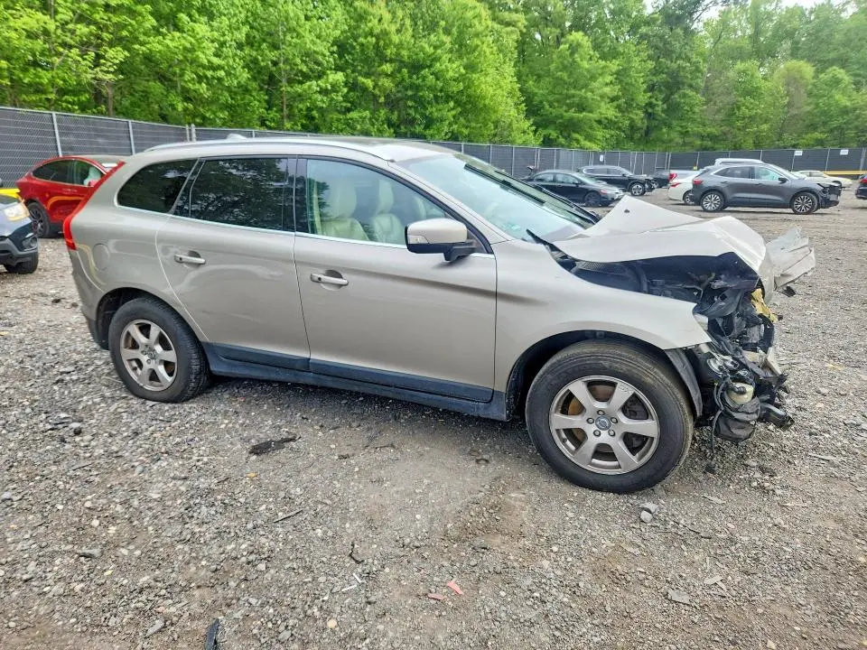 2011 VOLVO XC60 3.2  