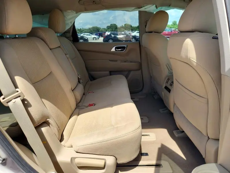 2015 NISSAN PATHFINDER SV  