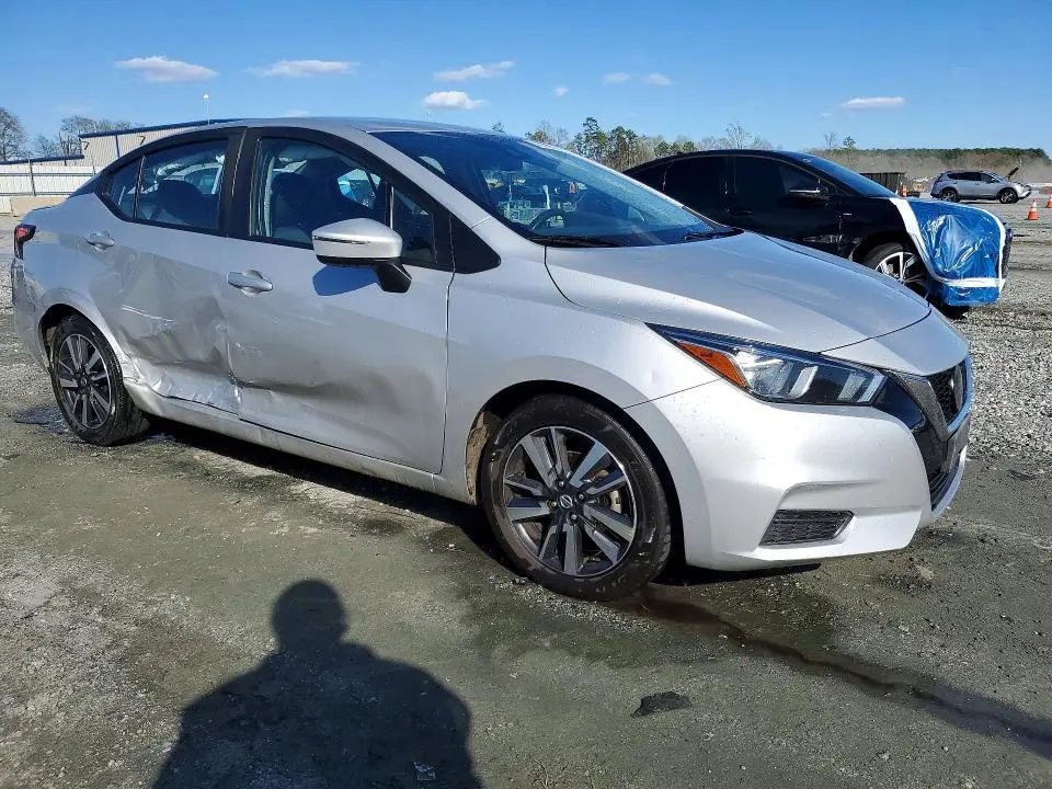 2020 NISSAN VERSA SV  