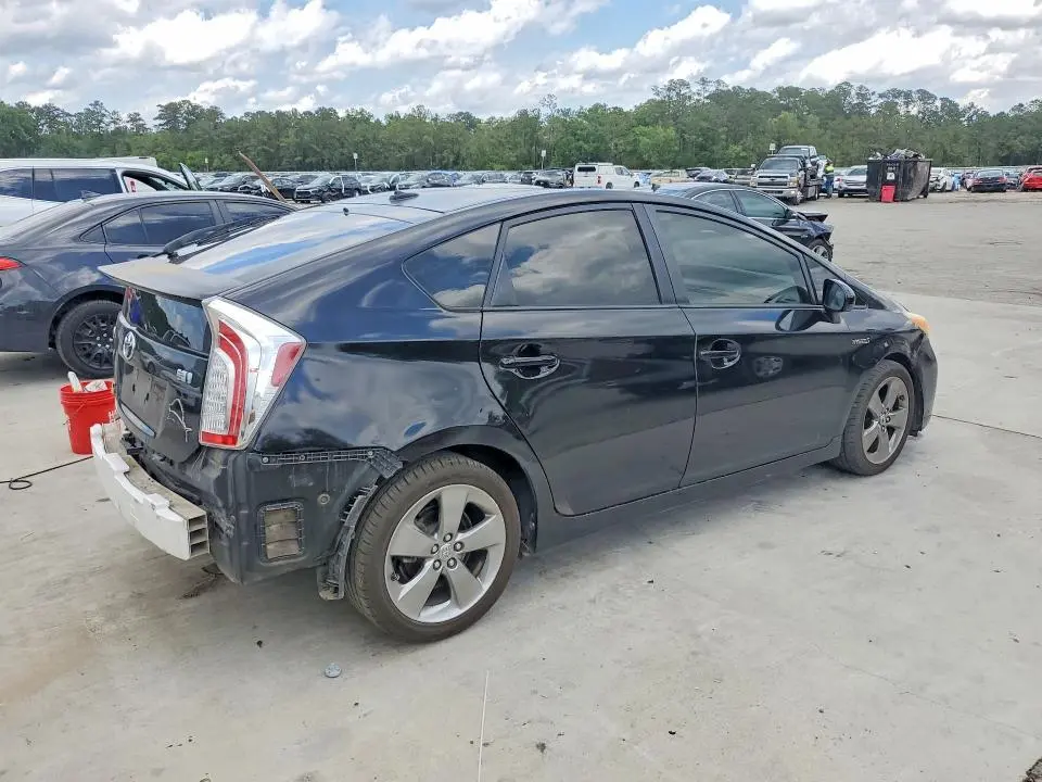 2013 TOYOTA PRIUS PERSONA SERIES SE  