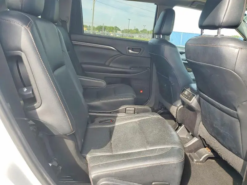 2016 TOYOTA HIGHLANDER LIMITED  