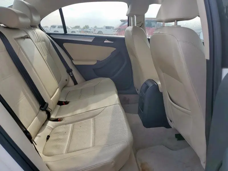 2013 VOLKSWAGEN JETTA SE  
