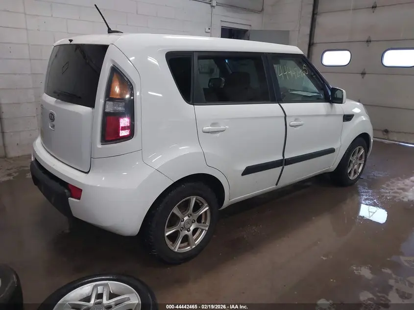2011 KIA SOUL +