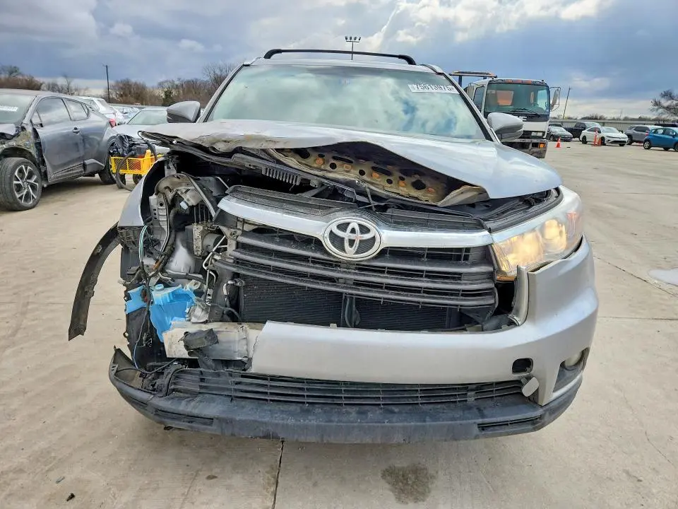 2015 TOYOTA HIGHLANDER XLE  