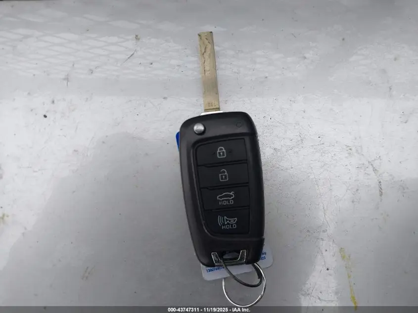 2022 HYUNDAI ELANTRA SE