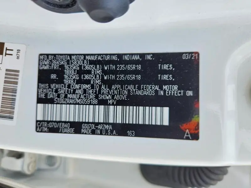 2021 TOYOTA HIGHLANDER XLE  