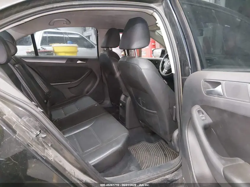 2013 VOLKSWAGEN JETTA 2.0L TDI