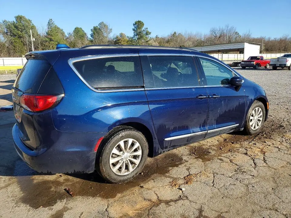 2017 CHRYSLER PACIFICA TOURING L  
