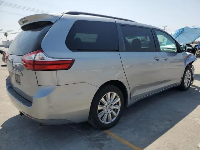 2017 TOYOTA SIENNA LE  
