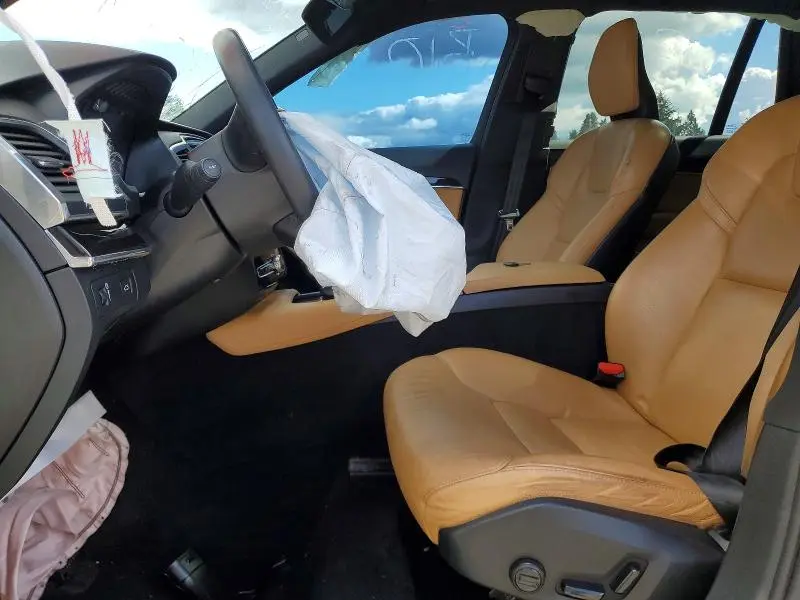 2019 VOLVO XC90 T6 MOMENTUM  