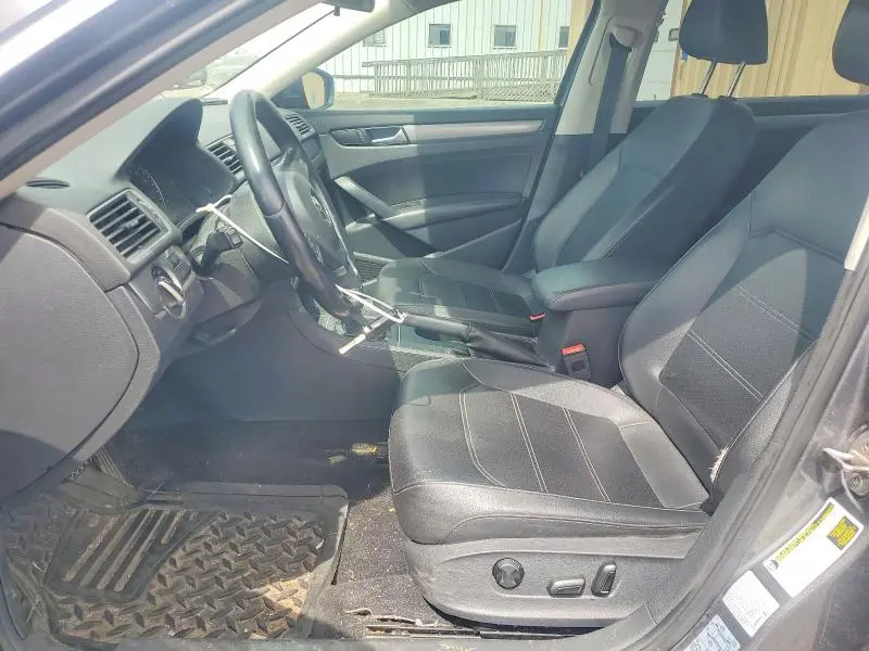 2015 VOLKSWAGEN PASSAT S  