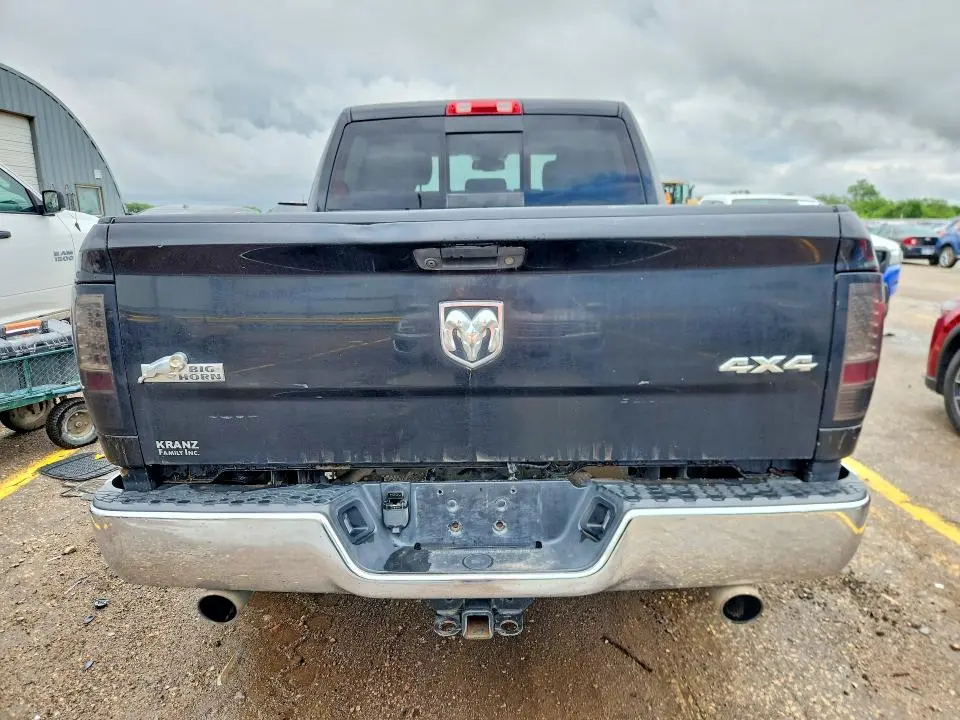 2016 RAM 1500 SLT  