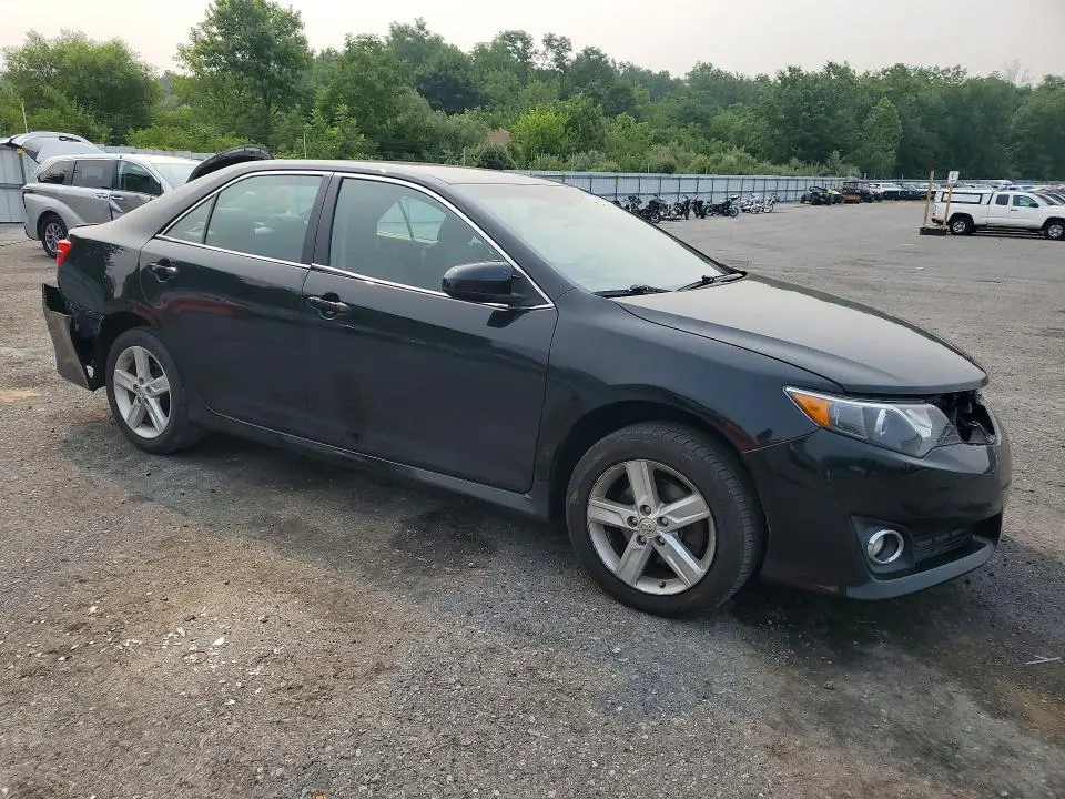 2014 TOYOTA CAMRY SE  